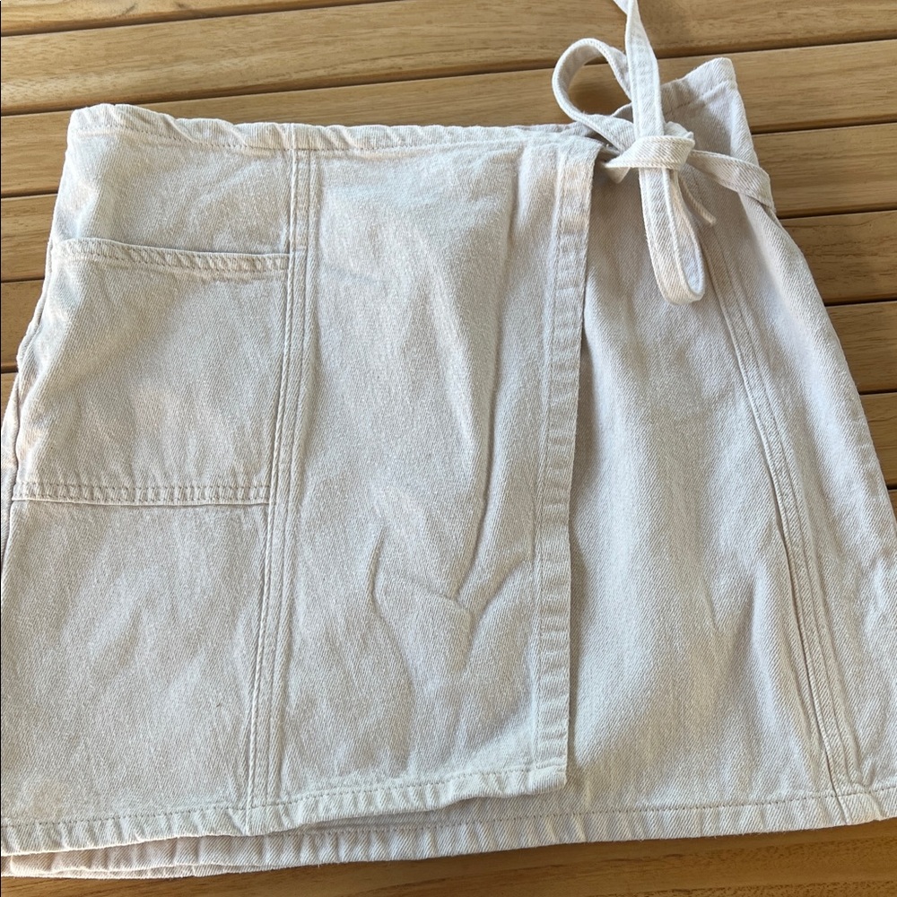 BDG Cream tie Wrap Skirt size M